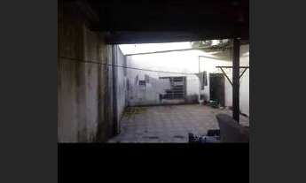Imagem 2: 3 casas no terreno