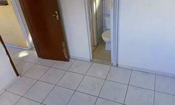 Imagem 2: Apartamento com sala 1/4 banheiro cozinha área de serviço