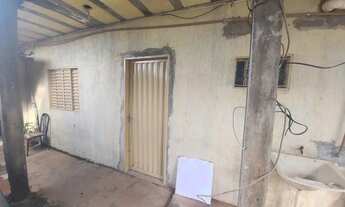 Imagem 2: Vendo Lote com 2 casas de 2 quartos e duas kitnetes..