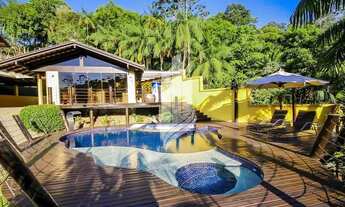 Imagem 4: Uma casa que é um verdadeiro refúgio da movimentação da cidade! Pense que delicia morar aq