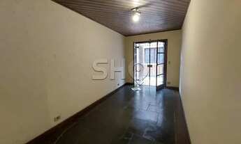 Imagem 1: Casa com arquitetura em tijolinhos em Mirandópolis região estritamente residencial, rua tr