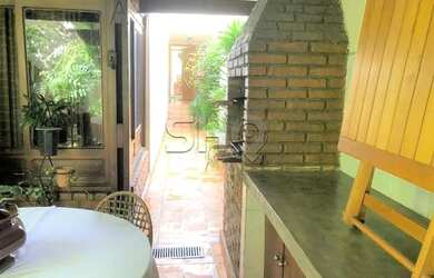 Imagem 2: Aluga-se ampla casa em rua tranquila com churrasqueira no Planalto Paulista