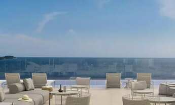 Imagem 2: Espetáculo de lançamento poucos passos do mar