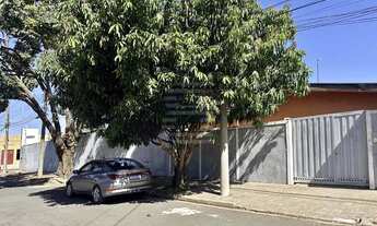Imagem: Casa à venda na Rua Júlia Segallio