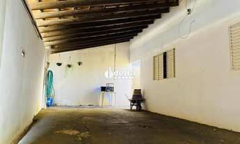 Imagem 2: Casa residencial com 3 quartos disponível para venda no bairro Santa Mônica em Uberlândia