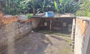 Imagem: Alugo casa de 2 cômodos, banheiro e quintal