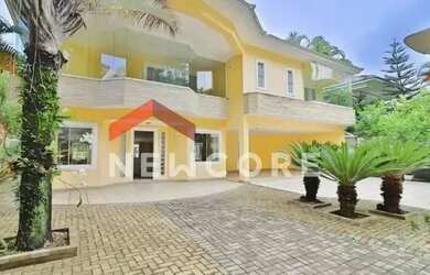 Imagem: Casa de condomínio em Rua Fala Amendoeira