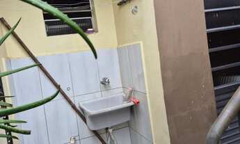 Imagem: Aluga-se casa de fundo2 cômodos banheiro