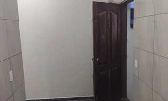 Imagem 3: Aluga-se quato, cozinha, banheiro+área de serviços - Para rapazes solteiros sem flhos