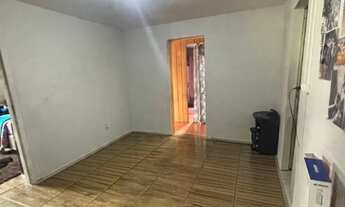 Imagem 5: Vende-se : casa mista, sendo 3 peças de madeira e 7 de alvenaria