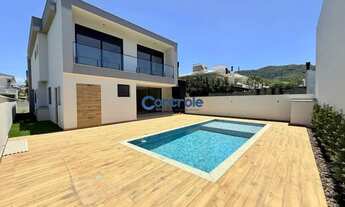 Imagem: Casa de 04 quartos (03 suítes) e piscina