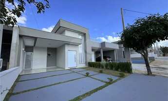 Imagem 2: Casa à venda com 3 quartos, sendo 1 suíte, no condomínio Jardim Guarujá, Salto - SP