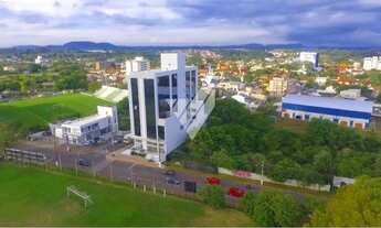 Imagem 2: Centro Galpão / depósito com 1 vaga na garagem