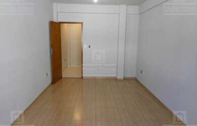 Imagem 3: Excelente sala para locação no bairro Centro - Nova Friburgo - RJ