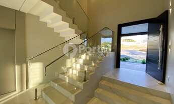 Imagem 3: Casa de condomínio sobrado para venda possui 403 metros quadrados com 3 quartos