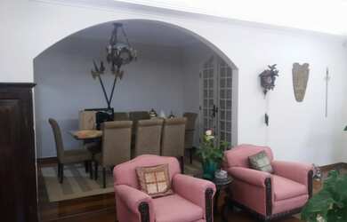 Imagem 5: Ampla Casa em Condomínio de Muito Bom Gosto