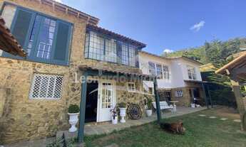 Imagem 2: Linda casa para venda, com 5 quartos, 3 salas e ampla área externa, em Nogueira