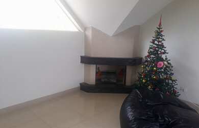 Imagem 5: Casa para venda tem 250 metros quadrados com 3 quartos em Jardim das Américas - Curitiba