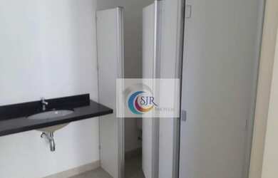 Imagem 4: Sala comercial de 169,37 m² com 4 vagas de garagem, piso elevado, forro modular e ar condi