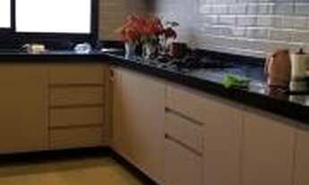 Imagem 3: Casa de condomínio térrea para venda possui 233 metros quadrados com 5 quartos