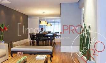 Imagem: Reformado com 112m² na rua mais desejada