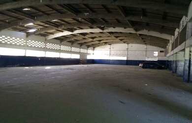 Imagem 7: Galpão 42.000 área construída 84.000 área total 100 vgs estacionamento