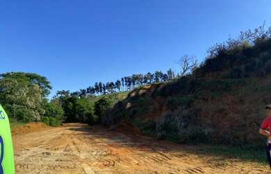 Imagem 3: Confira agora esses terrenos de frente para o lago!