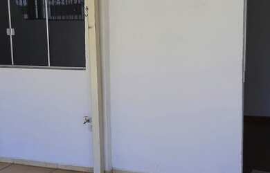 Imagem 7: Sobradinho com 4 quartos sendo um suíte. Sala, cozinha. Banheiro social Garagem