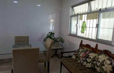 Imagem 4: Casa Parada 40 2 Quartos Garagem Rua em Frente à Praça do Relógio do Sol