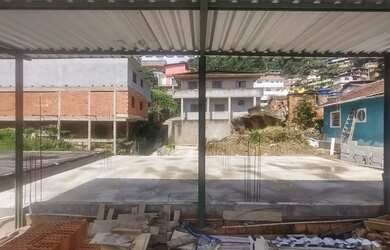 Imagem 2: Vendo terreno já em construção