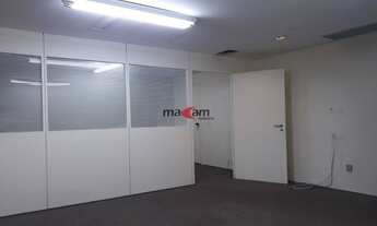 Imagem 2: Vila Olímpia: Conjunto Comercial impecável no Lê Premier com 1 banheiro, 1 vaga de garage