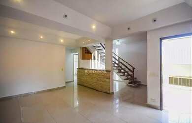 Imagem 2: CASA COM 4 QUARTOS, 2 SUITES E 2 VAGAS NO MORUMBI