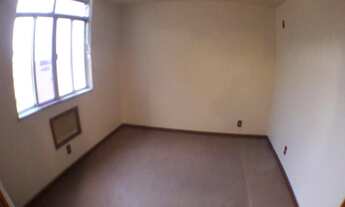 Imagem 7: Cobertura a venda com 4 quartos (um suíte), sala, cozinha, banheiro, dependência de empreg