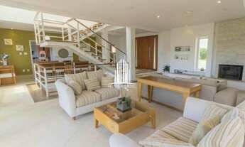 Imagem 2: Casa em Cotia 500m2 com 3 dormitorios e 6 vagas de garagem