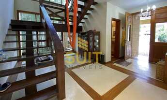 Imagem 4: Casa em 2 Lotes Final de Rua 3 suítes piscina e muito jardim!