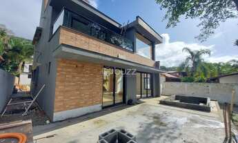 Imagem 3: Espetacular casa de frente para a lagoa com 220 m2 4 dormitórios sendo 2 suítes !