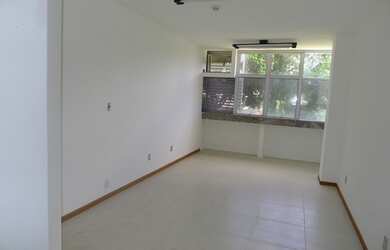 Imagem 2: Centro comercial para aluguel com 27 metros quadrados em Itaigara - Salvador - BA