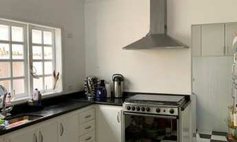 Imagem 3: Casa de condomínio para venda possui 289 metros quadrados com 4 quartos