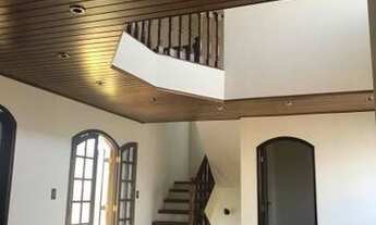 Imagem: Sobrado 256m² com 4 dormitórios sendo