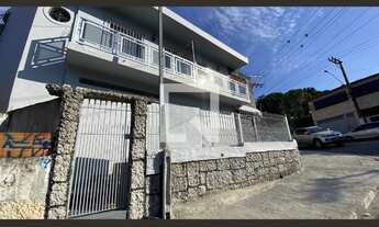 Imagem: Alugo excelente sobrado 4 dorm. Muito bem