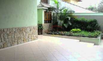 Imagem 7: Maravilhoso sobrado em rua tranquila