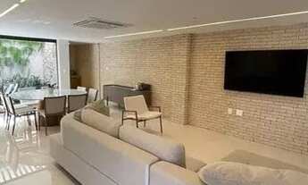 Imagem 2: Casa nova com piscina privativa em condomínio fechado próximo ao mar - 4 suítes finamente