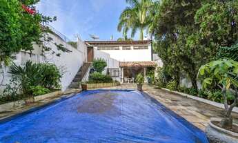 Imagem 4: Casa com 3 dormitórios nos Jardins com piscina e churrasqueira