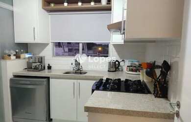 Imagem 6: Apartamento com 02 quartos, sala ampla, sacada, 02 banheiros, cozinha com armários planeja