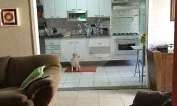 Imagem 2: 03 QUARTOS, 01 SUITE, 01 BANHEIRO SOCIAL, O2 VAGAS DE GARAGEM TODO REFORMADO