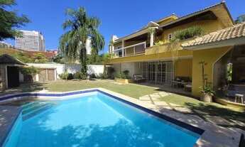 Imagem 3: Barra Cond. Porto dos Cabritos mobiliada! 700m² duplex + sótão 4 suítes 3 vgs!