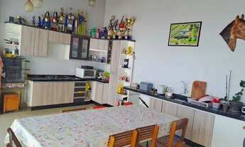 Imagem: Sobrado em ótima localização no Canadá