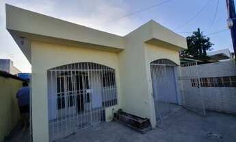 Imagem: Vendo casa em ÓTIMA localização (Carpina)