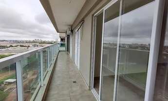 Imagem 2: Cobertura de alto padrão com piscina privativa e área de lazer completa no coração de Rio