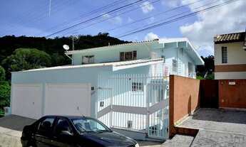 Imagem: LINDA KITINETENO BAIRRO PANTANAL EM FLORIANÓPOLIS